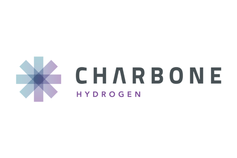 (TheNewswire) 
   
   
   
   
 
Brossard, Quebec TheNewswire – le 14 octobre 2025 CORPORATION CHARBONE (TSXV: CH,OTC:CHHYF; OTCQB: CHHYF; FSE: K47) (« CHARBONE » ou la « Société »), un producteur et distributeur nord-américain spécialisé dans l’hydrogène propre à Ultra Haute Pureté (« UHP ») et les gaz industriels stratégiques, annonce une étape commerciale importante : la signature d’une entente d’approvisionnement en hydrogène de cinq ans avec un distributeur indépendant basé en Ontario pour des livraisons régulières d’hydrogène propre à UHP.
  Points saillants :  
  Contrat long terme  – D’une durée de cinq ans avec un distributeur ontarien,  garantissant une demande stable et récurrente  d’hydrogène propre à UHP de CHARBONE. 
  Premières livraisons en novembre  – Les premières livraisons sont  prévues pour novembre 2025  , à l’aide d’une remorque à tubes à hydrogène de type 1 nouvellement mise en service,  entièrement certifiée par Transports Canada et l’Autorité des normes techniques et de la sécurité de l’Ontario (TSSA)  pour une exploitation en Ontario. 
  Préparation opérationnelle  – La filiale de transport de CHARBONE a  atteint la pleine conformité de réglementation et de sécurité en seulement huit mois  , répondant aux normes rigoureuses de manutention de l’hydrogène du Canada et  garantissant une approche  de distribution  axée sur la « sécurité avant tout »  . 
  Expansion stratégique  – Ce contrat  marque l’entrée de CHARBONE sur le marché ontarien  , une  égion en pleine croissance  pour l’hydrogène propre à UHP.  Il renforce la présence de la Société dans l’est du Canada et lui permet de poursuivre sa croissance  dans le secteur de l’énergie propre. 
 «  Ce contrat de cinq ans démontre que CHARBONE peut bâtir un réseau d’approvisionnement en hydrogène fiable, conforme et sécuritaire   , nous positionnant ainsi pour une expansion future,  »  a dit    Dave B. Gagnon, Président et Chef de la direction de CHARBONE    .  «  L’Ontario est un marché stratégique pour nous, et cette réalisation souligne notre engagement à long terme à servir les distributeurs de gaz industriels et de spécialités avec les plus hauts niveaux de qualité et de fiabilité   .  » 
  Au cours des huit derniers mois, CHARBONE Systèmes Inc., filiale de transport en propriété exclusive de CHARBONE, a mené à bien tous les processus d’ingénierie, de réglementation et de sécurité nécessaires pour opérer conformément aux normes canadiennes rigoureuses en matière de manutention d’hydrogène propre à UHP. Cette réussite souligne non seulement l’engagement de la Société envers la « sécurité avant tout » et l’excellence opérationnelle de sa chaîne logistique, mais ouvre également la voie à des livraisons commerciales fiables dans le cadre de la nouvelle entente.  
    À propos de CORPORATION CHARBONE  
 CHARBONE est une entreprise intégrée spécialisée dans l’hydrogène propre à Ultra Haute Pureté (UHP) et la distribution stratégique de gaz industriels en Amérique du Nord et en Asie-Pacifique. Elle développe un réseau modulaire de production d’hydrogène vert tout en s’associant à des partenaires de l’industrie pour offrir de l’hélium et d’autres gaz spécialisés sans avoir à construire de nouvelles usines coûteuses. Cette stratégie disciplinée diversifie les revenus, réduit les risques et augmente sa flexibilité. Le groupe Charbone est coté en bourse en Amérique du Nord et en Europe sur la  bourse de croissance TSX (TSXV: CH,OTC:CHHYF)  ; sur les  marchés OTC (OTCQB: CHHYF)  ; et à la  Bourse de Francfort (FSE: K47)  . Pour plus d’informations, visiter  www.charbone.com  . 
  Énoncés prospectifs  
  Le présent communiqué de presse contient des énoncés qui constituent de « l’information prospective » au sens des lois canadiennes sur les valeurs mobilières (« déclarations prospectives »). Ces déclarations prospectives sont souvent identifiées par des mots tels que « a l’intention », « anticipe », « s’attend à », « croit », « planifie », « probable », ou des mots similaires. Les déclarations prospectives reflètent les attentes, estimations ou projections respectives de la direction de Charbone concernant les résultats ou événements futurs, sur la base des opinions, hypothèses et estimations considérées comme raisonnables par la direction à la date à laquelle les déclarations sont faites. Bien que Charbone estime que les attentes exprimées dans les déclarations prospectives sont raisonnables, les déclarations prospectives comportent des risques et des incertitudes, et il ne faut pas se fier indûment aux déclarations prospectives, car des facteurs inconnus ou imprévisibles pourraient faire en sorte que les résultats réels soient sensiblement différents de ceux exprimés dans les déclarations prospectives. Des risques et des incertitudes liés aux activités de Charbone peuvent avoir une incidence sur les déclarations prospectives. Ces risques, incertitudes et hypothèses comprennent, sans s’y limiter, ceux décrits à la rubrique « Facteurs de risque » dans la déclaration de changement à l’inscription de la Société datée du 31 mars 2022, qui peut être consultée sur SEDAR à l’adresse www.sedar.com; ils pourraient faire en sorte que les événements ou les résultats réels diffèrent sensiblement de ceux prévus dans les déclarations prospectives.  
  Sauf si les lois sur les valeurs mobilières applicables l’exigent, Charbone ne s’engage pas à mettre à jour ni à réviser les déclarations prospectives.  
  Ni la Bourse de croissance TSX ni son fournisseur de services de réglementation (tel que ce terme est défini dans les politiques de la Bourse de croissance TSX) n’acceptent de responsabilité quant à la pertinence ou à l’exactitude du présent communiqué.  
  Pour contacter Corporation Charbone :  
 Téléphone bureau: +1 450 678 7171 
 
 
 Courriel:  ir@charbone.com  
 Benoit Veilleux 
 Chef de la direction financière et secrétaire corporatif 
 
 
 Copyright (c) 2025 TheNewswire – All rights reserved. 
News Provided by TheNewsWire via QuoteMedia
This post appeared first on investingnews.com